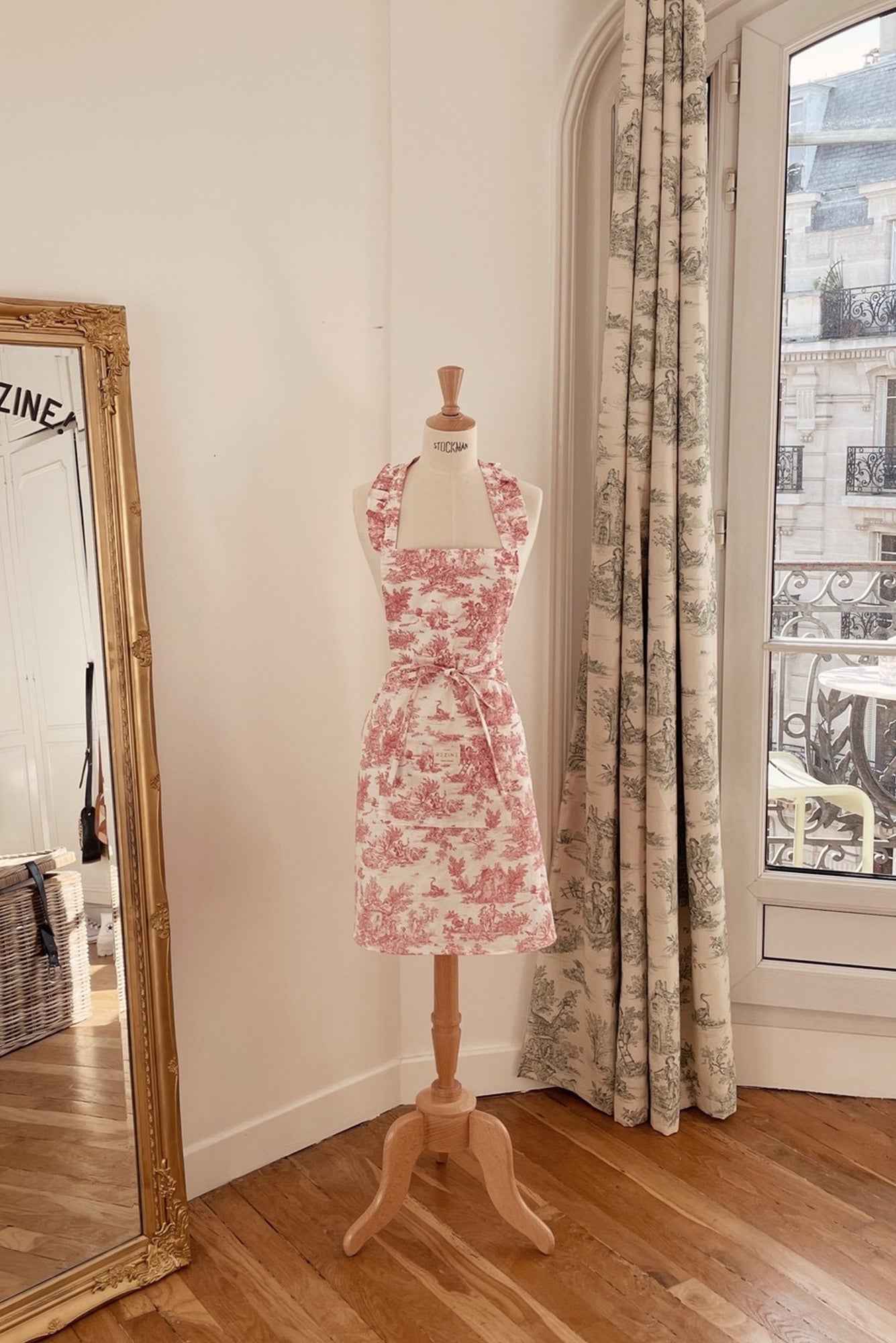 rezine vêtements féminins buste