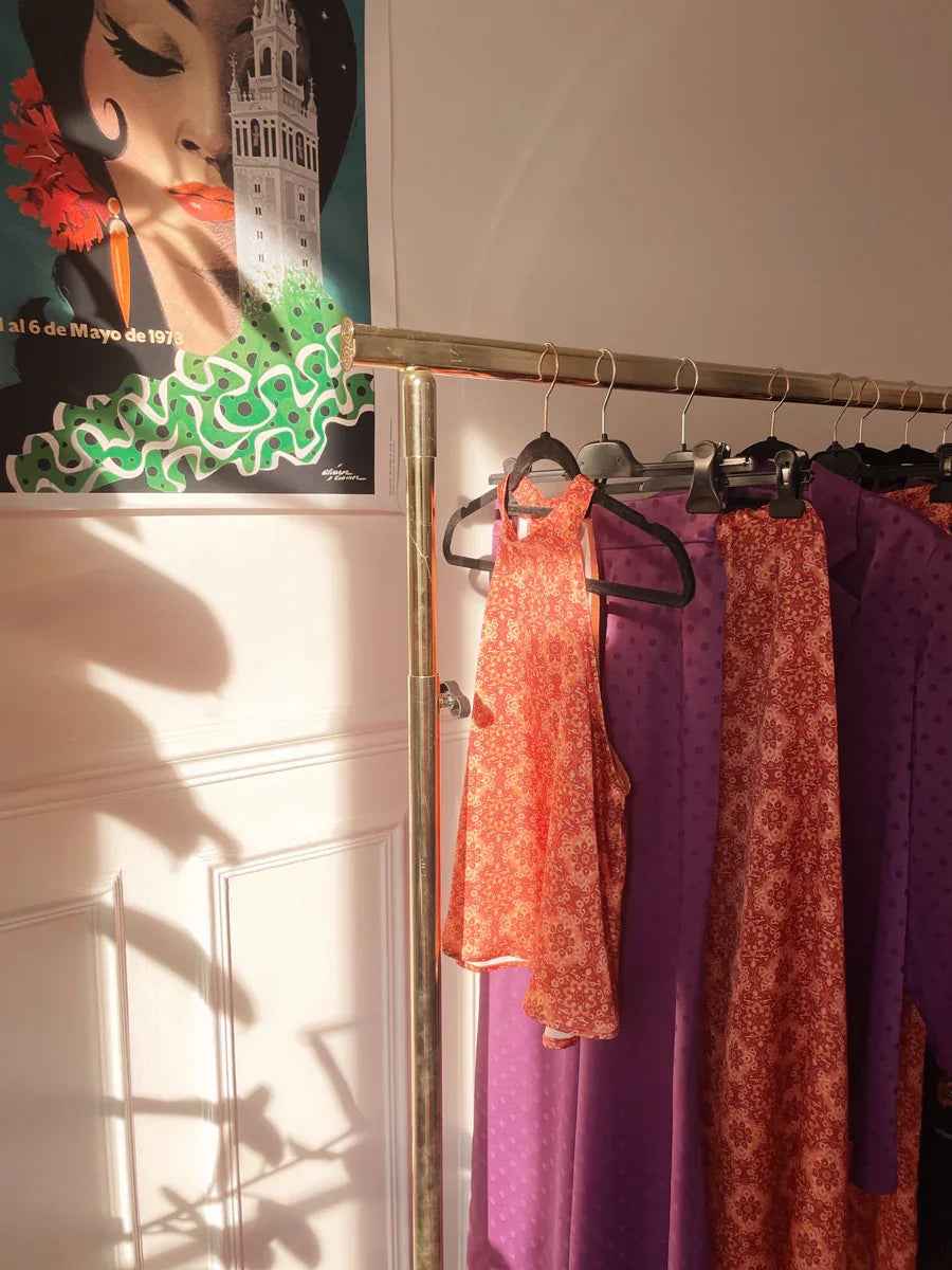 tissus colorés vêtements féminins